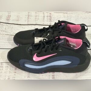 NWT Nike IsoFly (GS) Big Kids' Basketball Shoes FN4384-003 Size 4.5Y NWOB NEW